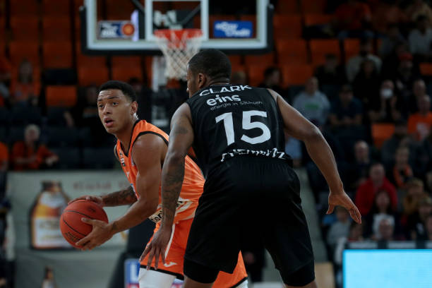 对于亨克而 对于亨克而